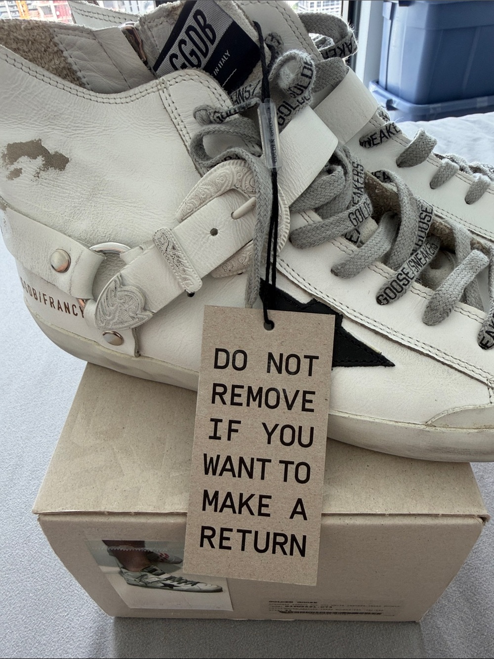 Golden Goose White High-Top Kids Sneakers with Black Star and Gray Accents - Picture 5 of 5